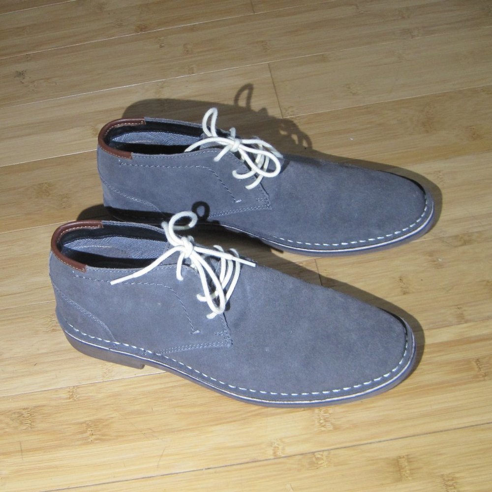 Mens size 10 1/2 M, Kenneth Cole Reaction leather boat shoes